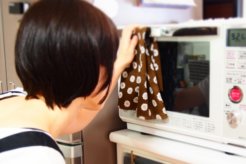 汚れを放っておくと大変!簡単にできる電子レンジの掃除方法をご紹介!