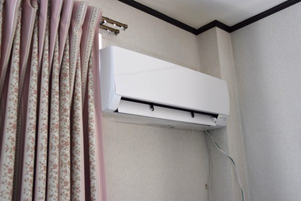 エアコンからゴキブリが！侵入する原因と対策、おすすめの業者4選を紹介