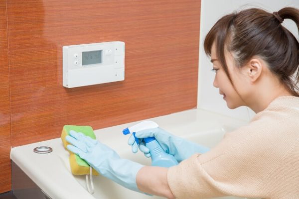 お風呂の正しい掃除方法とは？必要な道具や手順を解説
