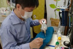 ホワイト舎にインタビュー！クリーニングだけでなくお直しにも対応！