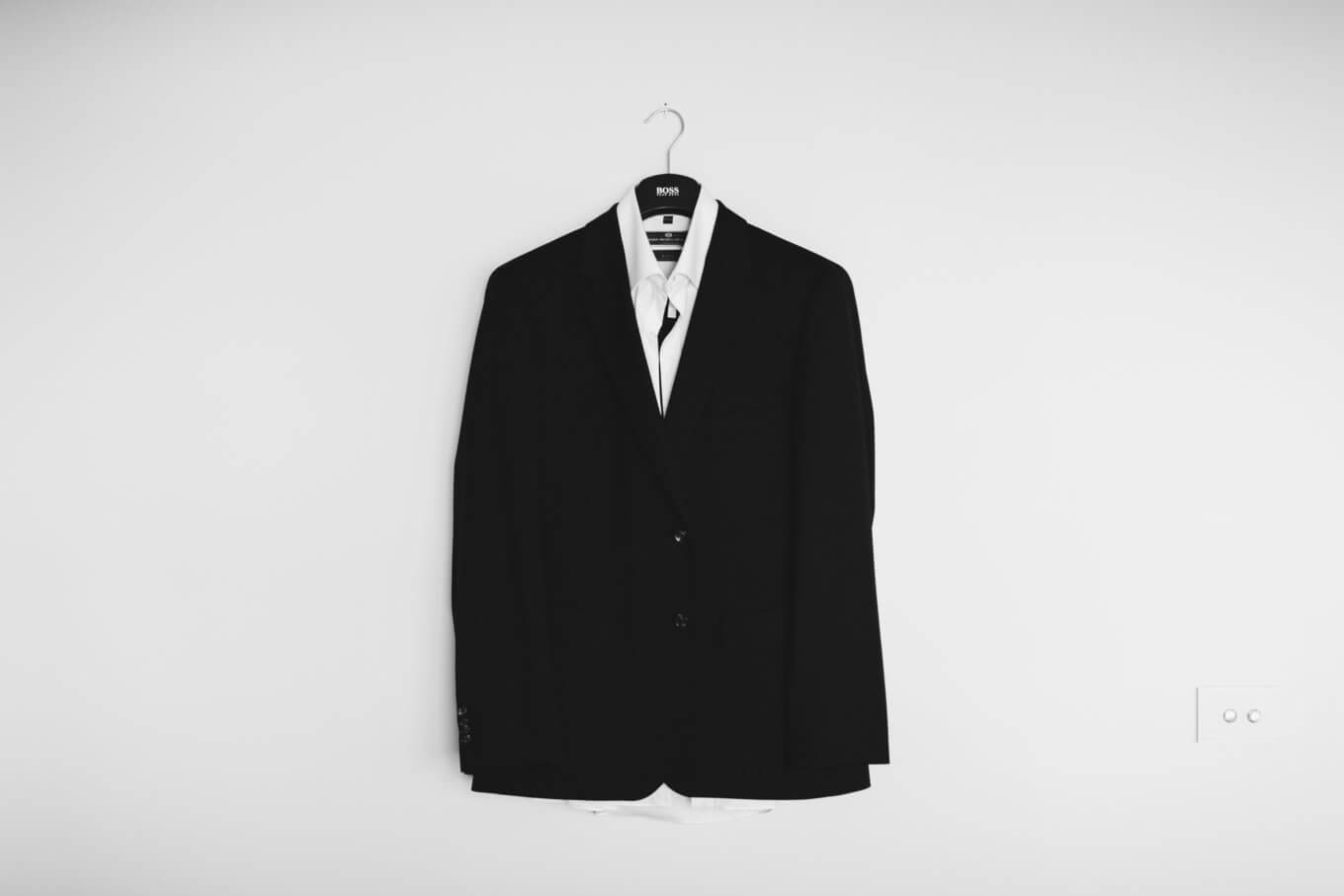 礼服をクリーニングに出すタイミングは？料金相場や頻度、最短即日OKな安いサービスを紹介