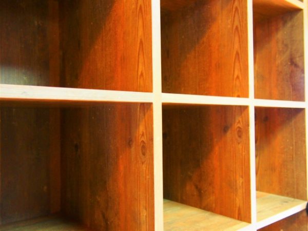 オリジナルの工夫が光るカラーボックス使用例５選