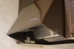 エアコンの油汚れの原因は?掃除方法や汚れる前にやっておきたい対策を紹介